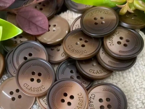 What Are The Common Types Of Resin Buttons?